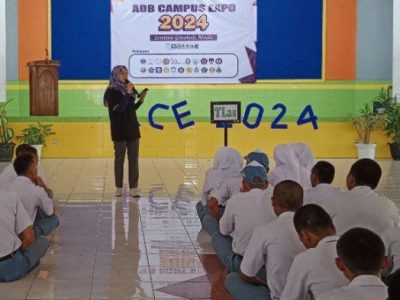 Direktur-UT-Purwokerto-berkesempatan-tinjau-langsung-pelaksanaandfs32ds2124322